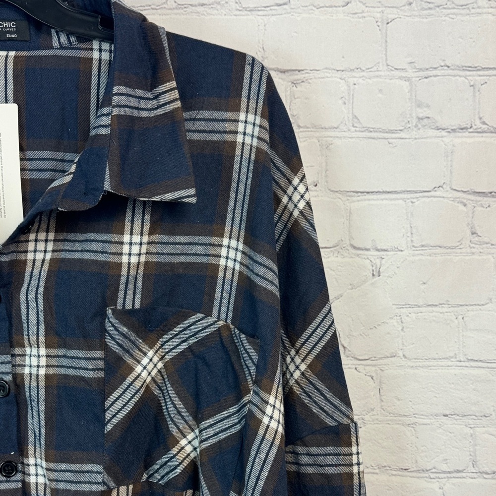 BloomChic Navy Plaid Flannel Long Sleeve Tunic Top Plus Size 6X (30) - Picture 3 of 7
